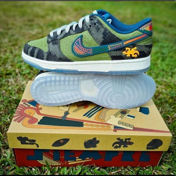 Brand New Nike Dunk Low SiEMPRE Familia Green Rift Blue Sail DO2160-335 Size 15 main image 5